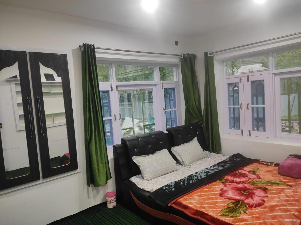 New Delight Hotel Kanzalwan Экстерьер фото